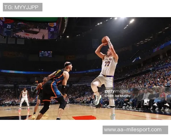 克拉克谈亚历山大沃克离队意外防守有信心重返前五名