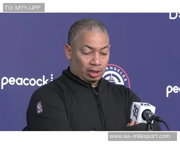 卢指导谈下半场调整为何不再使用小阵容强调祖巴茨首发带来的积极效果