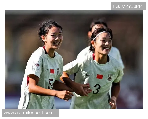 陈睿琳任意球绝妙进球助中国U17女足1-0领先挪威队