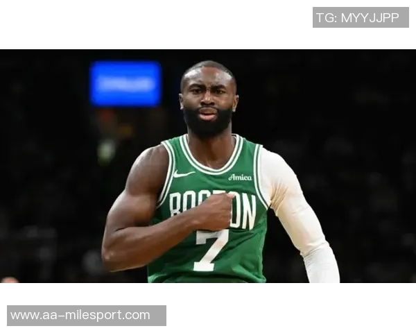 杰伦布朗独自发力砍下33分7板4助可惜失误偏多达7次 杰伦布朗独自发力砍下33分7板4助可惜失误偏多达7次