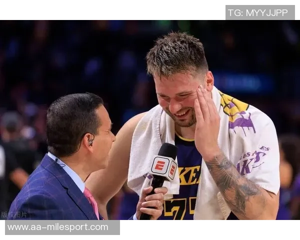 东契奇连续两场得分超过40分上一位湖人球员是詹姆斯