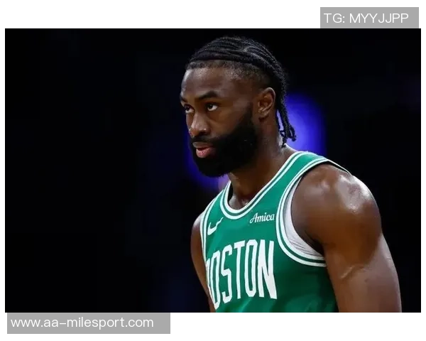 杰伦布朗独揽41分难救球队双拳难敌四手的尴尬局面